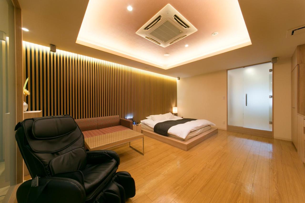 Hotel Lotus Toyonaka (Adults Only) Zewnętrze zdjęcie