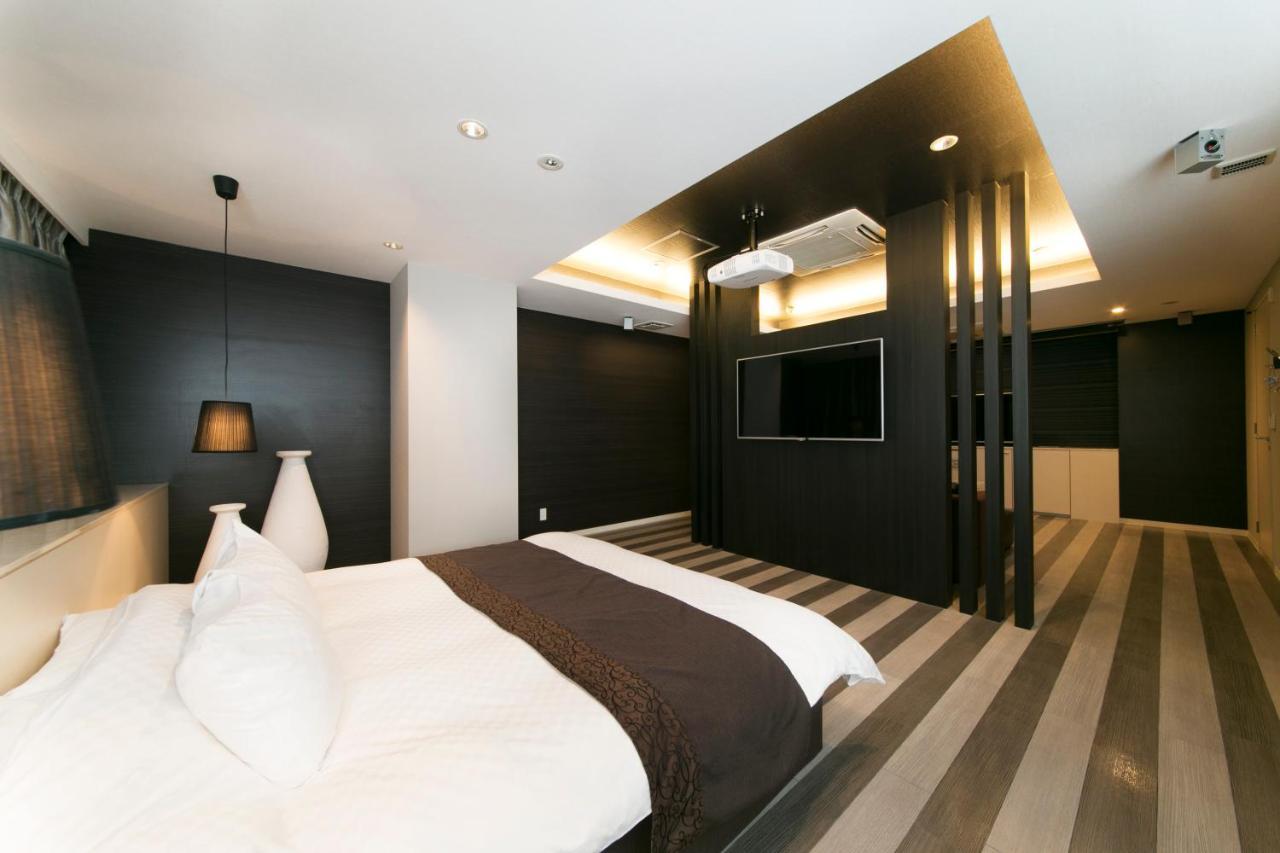 Hotel Lotus Toyonaka (Adults Only) Zewnętrze zdjęcie